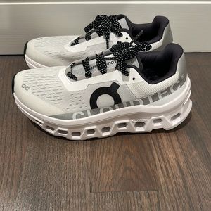 Women's CloudMonster sneakers - Like New!